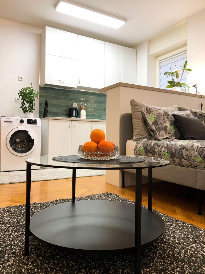 Apartment Promo - Flora *