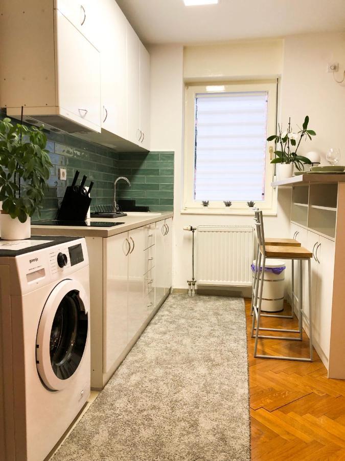 Apartment Promo - Flora